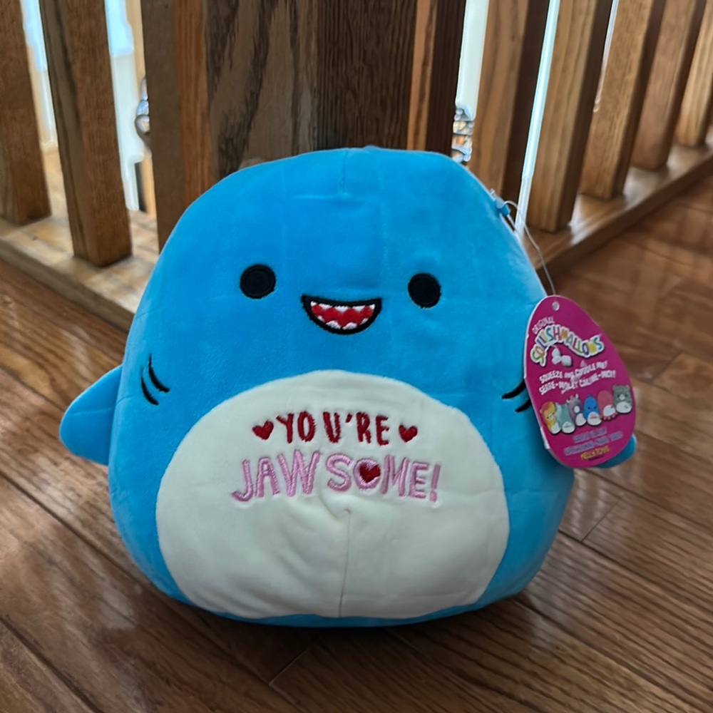 Squishmallows 8" Rey the Shark NWT